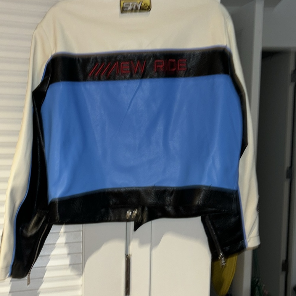 Leather jacket - Picture 2 of 2